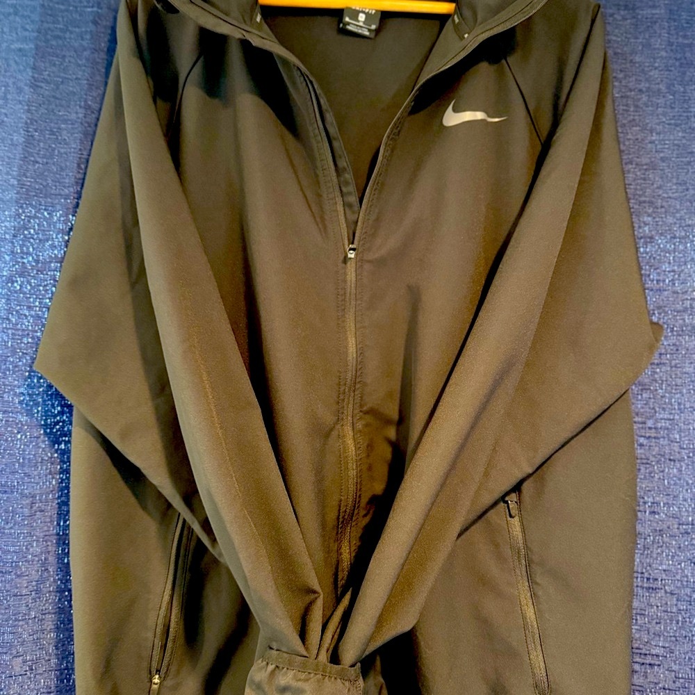Nike Men's Charcoal Windbreaker
